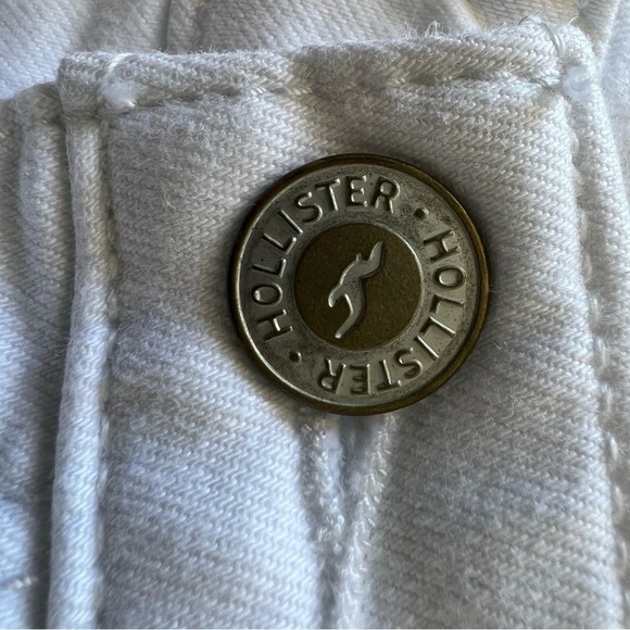 hollister HIGH RISE SUPER SKINNY CLASSIC STRETCH DISTRESSED WHITE JEANS - Picture 7 of 13